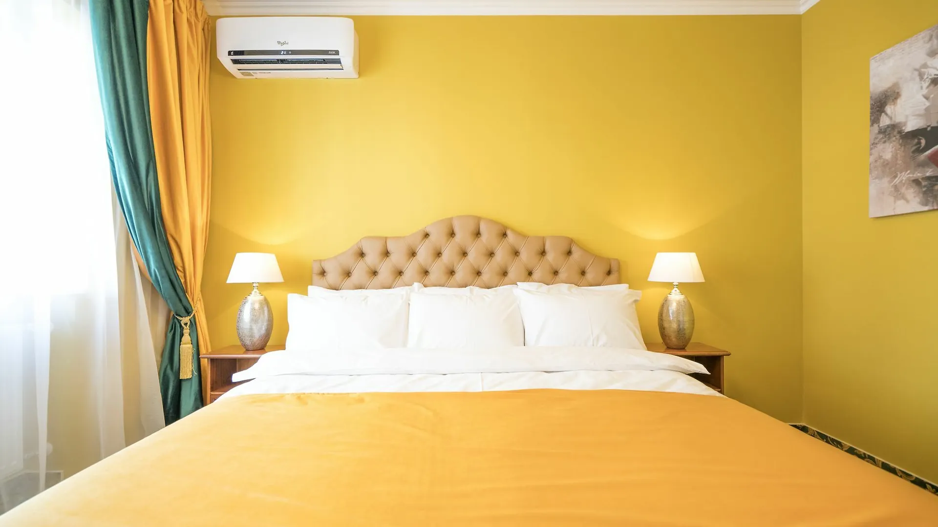 Apartment Studio One Accommodation Suites Bucharest