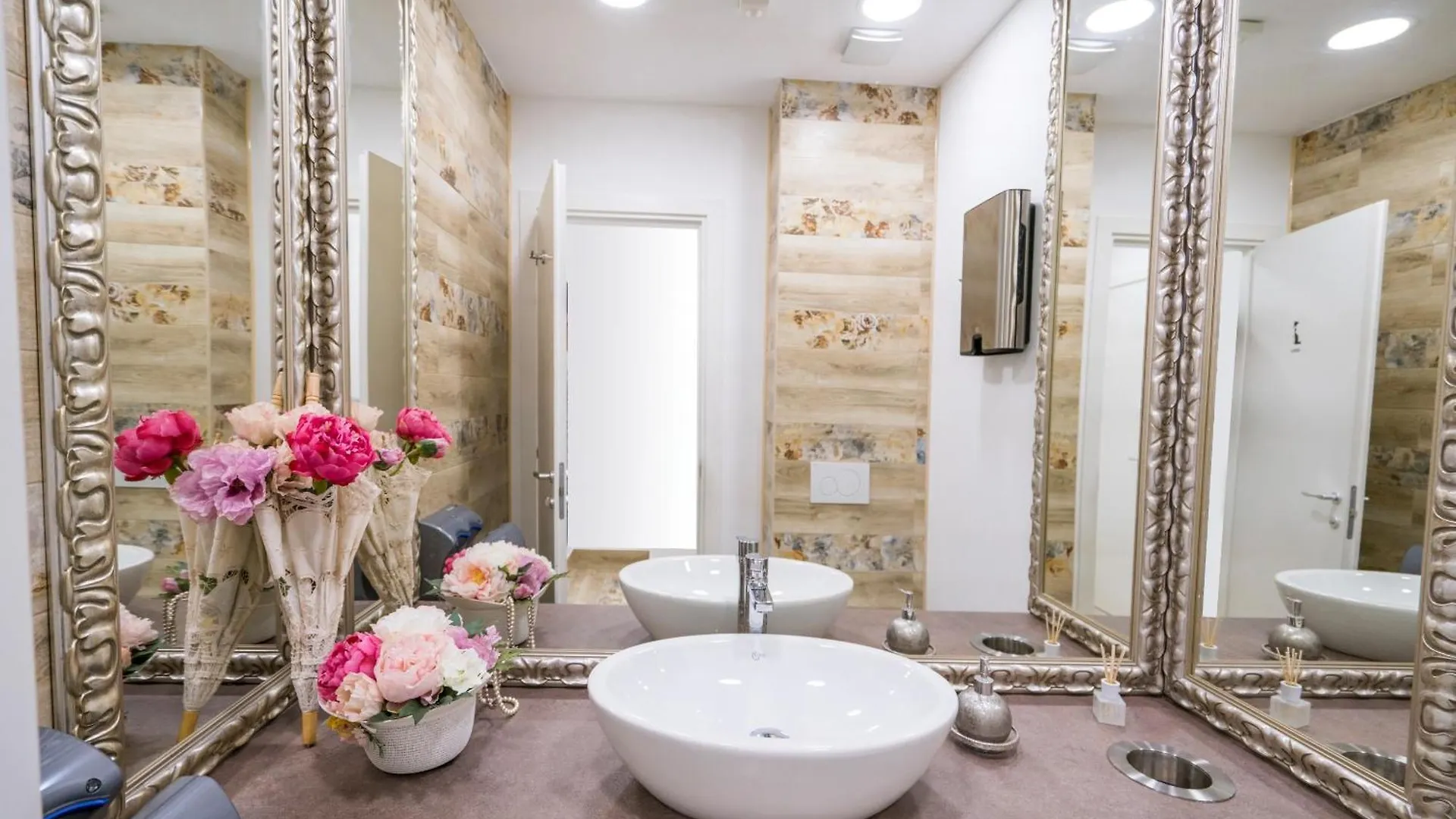 בוקרשט Studio One Accommodation Suites