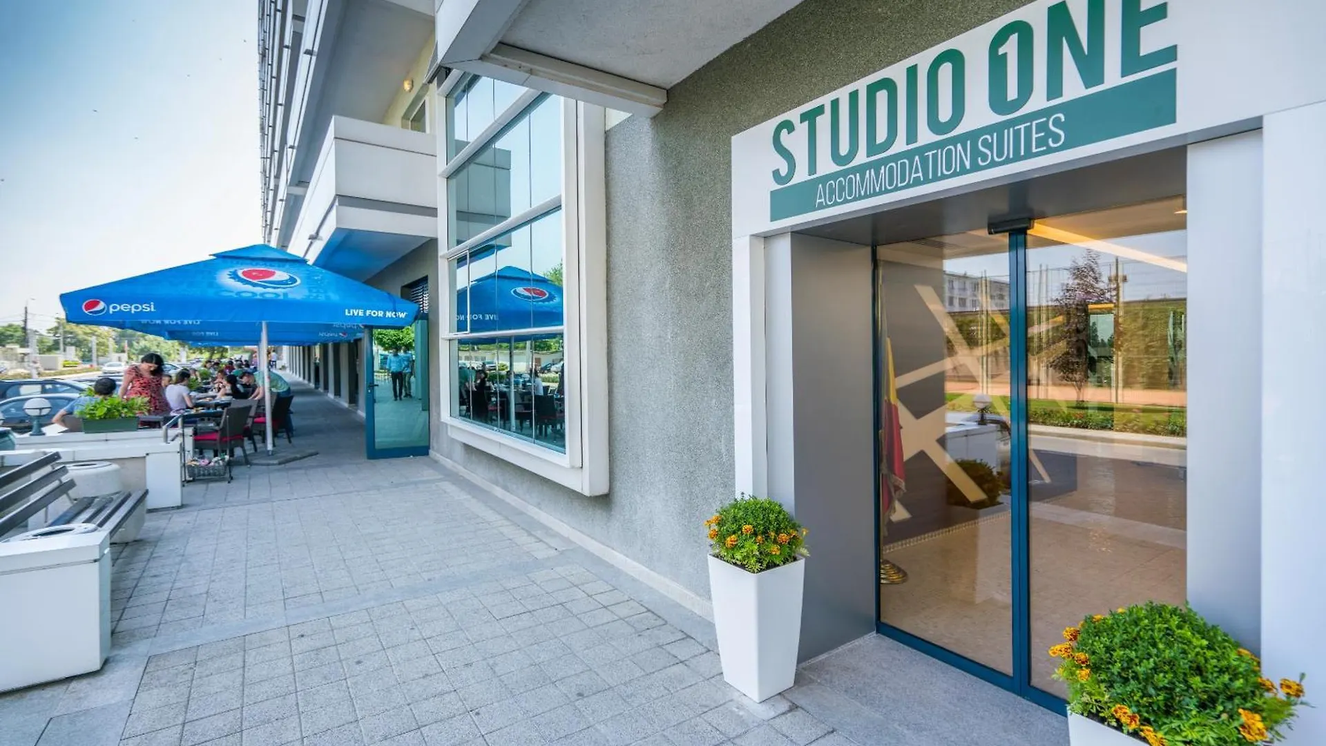 בוקרשט Studio One Accommodation Suites רומניה